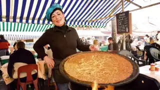 A giant crêpe