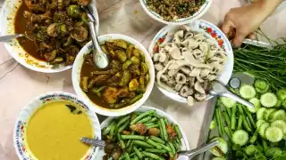 Wan and Jitt's family table in Huai Yot