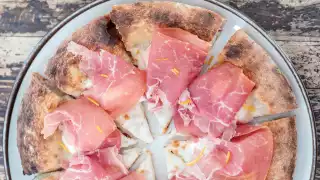 Radio Alice's prosciutto di parma and orange oil pizza