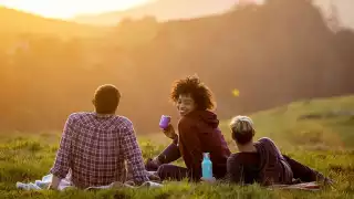 Drinking wine outdoors with the Hydro Flask wine bottle