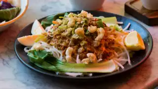 Pancit palabok at Romulo Café, Kensington