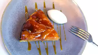 Apple tarte tatin