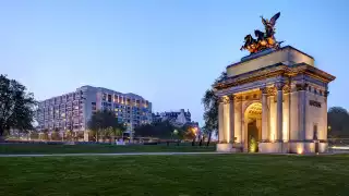 Win a three-course dinner and an overnight stay for two at InterContinental London Park Lane