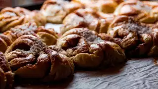 Cardamom buns