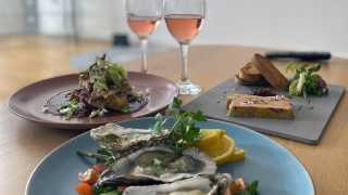 Finer Dining Company: oysters and wine