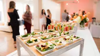 Finer Dining Company: canapés