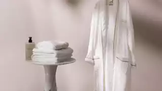 Lusso robe and towel set