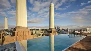 Rooftop Pool and Hot Tub