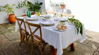 Make your dinner table into a whole landscape