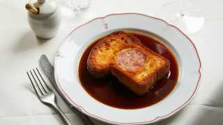 Brioche and morteau sausage with red wine sauce