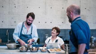 Merlin Labron-Johnson teaching some kitchen skills during The Thinking Traveller's week-long 'culinary experience' at Rocca delle Tre Contrade