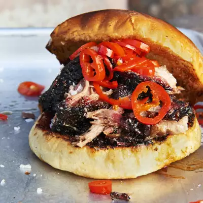 SMOKESTAK brisket buns