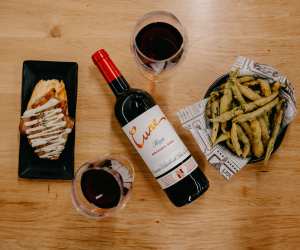 Cune Crianza with tapas