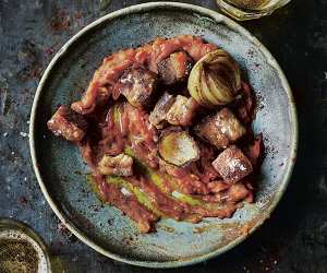 Crispy pork belly with spicy mash