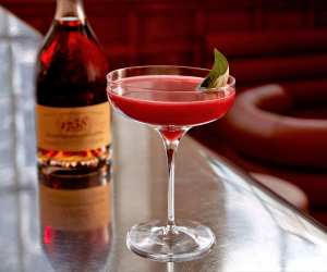 Rémy Martin's strawberry bellini