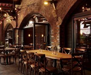 The Drop wine bar Piedmontese Drop-In