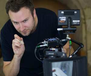 Chef’s Table's creator David Gelb behind the camera. Photograph by Lucie Cipolla / Netflix