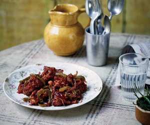 Chetna Makan's hot and spicy chilli chicken with green pepper