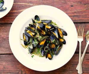 Margot Henderson's steamed mussels