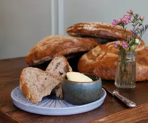 Make Minnow's rosemary sourdough