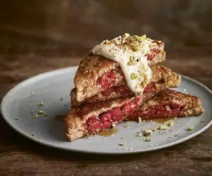 Smashed raspberry and almond butter vegan French Toast; photography: Nassima Rothacker