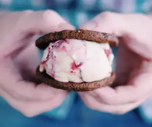London’s best ice creams and gelatos: ice cream sandwich at Blu Top. Edd Kimber